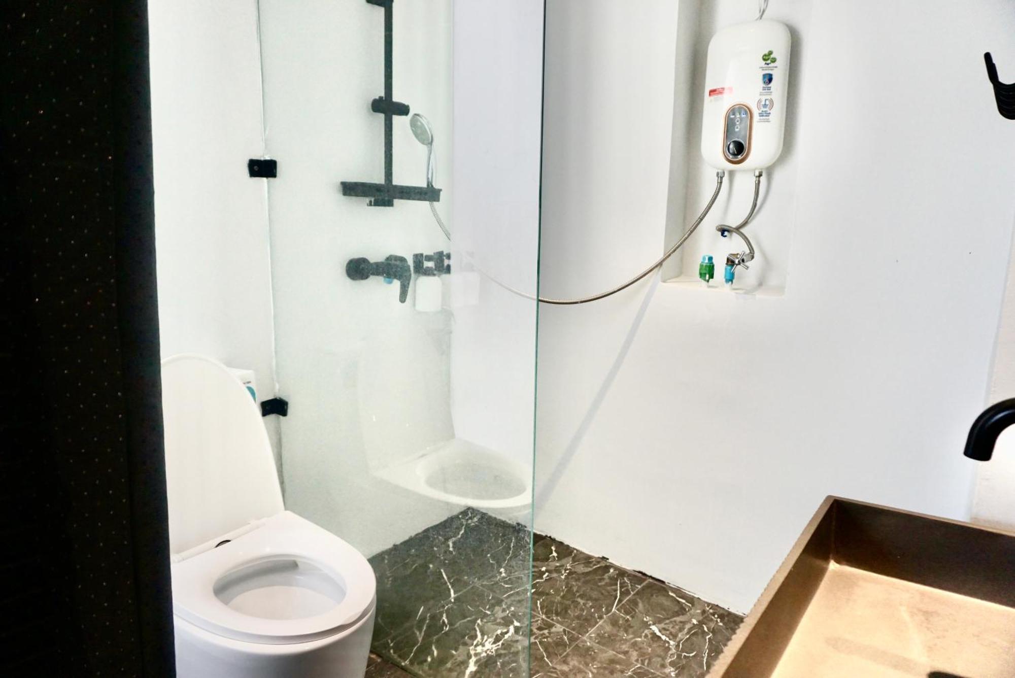 Silom Soi 3 Hash Apartment Hip And Funky With Rooftop View Banguecoque Exterior foto