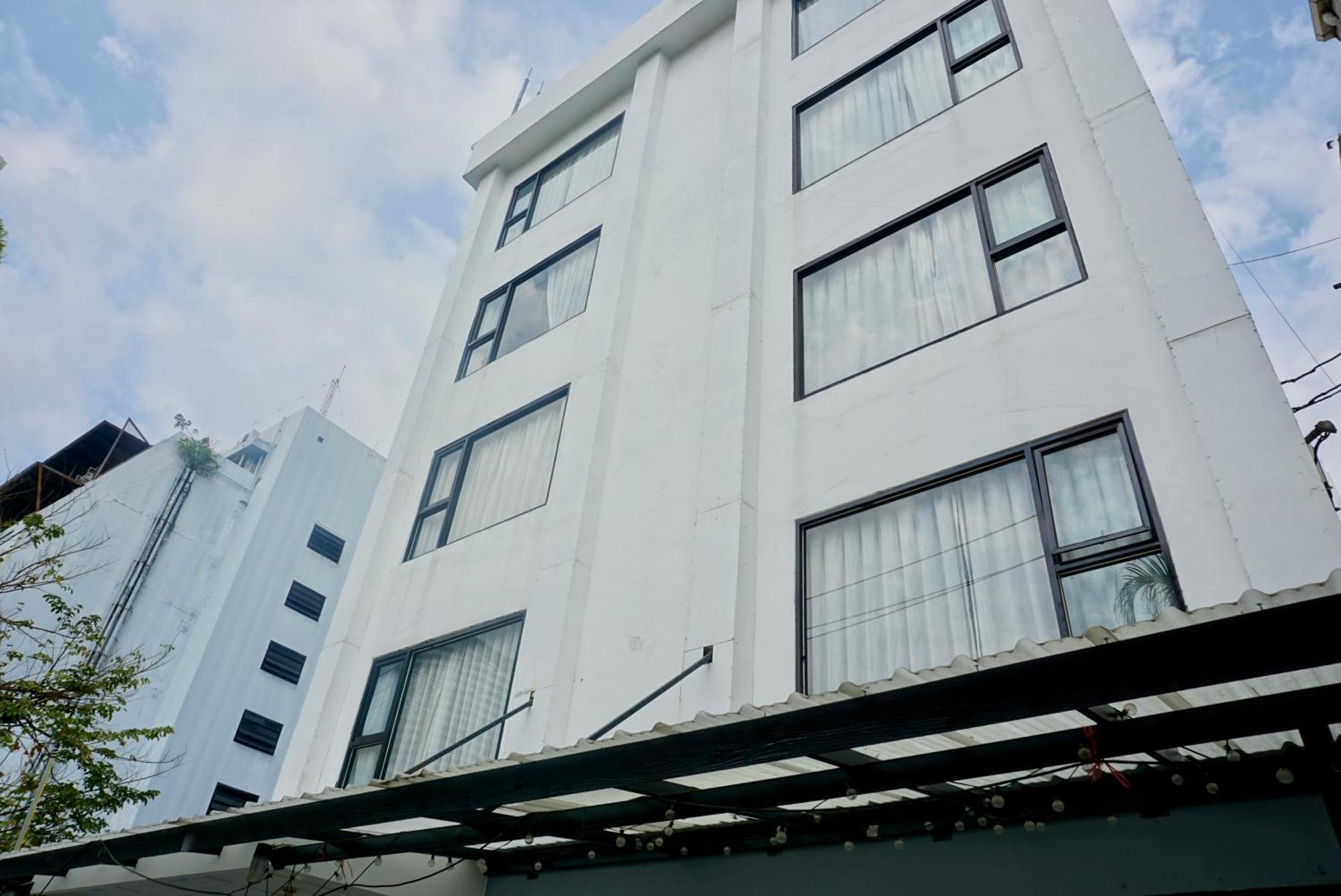 Silom Soi 3 Hash Apartment Hip And Funky With Rooftop View Banguecoque Exterior foto